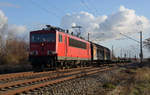 155 218 schleppte am 04.12.18 einen gemischten Güterzug durch Greppin Richtung Dessau.