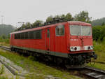 12. August 2008, Lok 155 198 wartet in Pressig-Rothenkirchen auf den nächsten Schiebedienst über die Frankenwaldrampe.