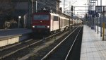 Um 14.34Uhr am 26.11.2009 fuhr 155 139-9 mit einem gemischten Gterzug auf Gleis 6 durch den Magdeburger Hauptbahnhof.