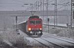 der seit dem schneereichen Wochenende fertiggestellte Ea-Wagenzug aus dem Stadthafen Stralsund wird heute von 155 222 mit Richtung Rostock abgefahren, 11.01.2010