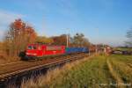 155 158-9 rollt gemtlich mit ihrer gemischten Fuhre vorbei am B 72 unweit des Bahnhofs Priort (07.11.09)