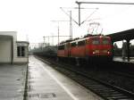 140 678-4 und 155 235-2 mit eine Gterzug auf Bahnhof Soest am 14-7-2001. Bild und scan: Date Jan de Vries.