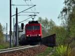 das 155er Doppel (155 023+155 147) kommt aus dem Bf Stralsund und nimmt den Langendorfer Berg in Angriff und hat dabei keine Probleme am 26.04.2010, komme man aber mit einer Trax bei typischen norddeutschen Wetter und 2000t am Haken und  Halt erwarten  nach Langendorf, kriegst Du mehr als feuchte Finger am Regler!