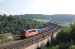 155 030-0 mit einer Sonderleistung, bestehen aus Eaos von PKP Cargo, auf dem Bekeviadukt in Altenbeken, 4.7.2010.