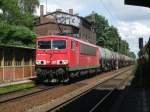 155 131-6 fuhr am 25.7.10 mit Kesselwagenzug durch Leipzig-Leutzsch in Richtung Grokorbetha.