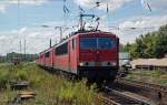 155 245 zieht am 31.07.10 einen Lokzug aus Richtung Weimar kommend durch Leipzig-Leutzsch Richtung Gterring.