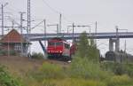 155 122 in Warteposition im Bf Stralsund-Rgendamm am 25.09.2010