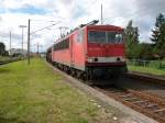 Als einziger Bahnhof auf Rgen befindet sich in Samtens das Kreuzungs-und berholgleis zwischen den beiden Streckengleise,so mute am 16.September 2010 155 220,mit den Rhrenzug nach Mukran,in das