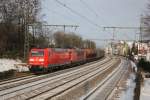 185 200-3 zog 155 016-9 und einen gemischten Gterzug, aufgenommen am 19.01.2013 kurz hinter Bielefeld.