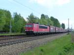 155 194 zieht am 29.04.2014 einen Güterzug durch Leipzig-Thekla.