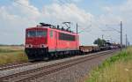 155 265 durchfährt am 11.07.14 mit einem gemischten Güterzug am 11.07.14 Braschwitz Richtung Halle(S).