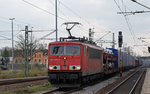 155 060 führte am 09.04.16 einen Autologistiker durch Delitzsch Richtung Bitterfeld. Der Zug verbindet das VW-Werk in Zwickau mit dem VW-Werk Braunschweig.
