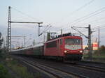 155 078 mit dem Sonderzug DPE 90163 Leipzig Hbf - Berlin-Lichtenberg - ( Warnemünde ) bei der Einfahrt in den Dessauer Hbf, betrieben durch die  Traditionsgemeinschaft  Bw Halle P e.V. .