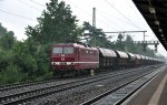 180 006 in Bordeaux Roter Farbgebung Durchfhrt am 20.7.2011 Dresden-Strehlen in Richtung Bad Schandau.Am Haken hat sie eine Ganzzug bestehend aus Tads-Wagen.