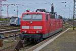 . In Basel Badischer Bahnhof habe ich am 04.09.2017 eine alte Bekannte wiedergesehen, die 181 213-0 (SAAR). Diese war vor einigen Jahren regelmssig mit dem IC Norddeich Luxemburg auf der Strecke Koblenz – Luxemburg im Einsatz. (Hans)