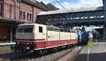 Interessante Durchfahrt im Bahnhof Hamburg-Harburg, SEL - Martin Schlünß Eisenbahnlogistik, Wankendorf mit ihren Loks, vorneweg  181 215-5 , Name:  HOLSTEIN  (NVR:  91 80 6181 215-5 D-SEL )