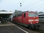 EC 361 (Strasbourg-Mnchen Hbf) hier noch mit 181 207 als Zuglok im Krlsruher Hbf, sie wird gleich abgehngt und am hinteren Teil des Zuges wird eine 101 angehngt.