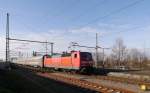 Der von der russischen Bahn RZD betriebene EuroNight EN 453 befährt die Relation Paris-Berlin-Warschau-Minsk-Moskau. Auch über den Jahreswechsel ist dieser Zug unterwegs.Der Zug hat am Silvestervormittag des 31.12.2013 Paris verlassen und wird nachdem er zum Jahreswechsel im Westen Polens unterwegs ist am frühen Morgen des 03.01.2014 Moskau erreichen.
Die DB-181 210 bringt den Zug von Strasbourg über den Rhein nach Kehl.

2013-12-31 Kehl

