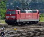 E-Lok 181 210-6 durchfhrt am 22.06.09 solo den Bahnhof von Saarbrcken.