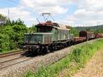 Rail4U 194 158-2 schiebt einen Fotogüterzug auf der Spessartrampe am 25.05.17.