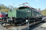 Die Elektrolokomotive E94 080 auf der Drehscheibe im Eisenbahnmuseum Bochum-Dahlhausen.