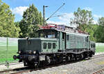 Portrait der 194 088/E94 088 in Untergriesheim am Sonntag den 12.6.2022  Wo sie nach dem Einrichten des neuen ESTW Osterburken zu Pedelfahrten abgestellt war.