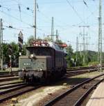 194 051-9 rangiert in Singen(Htw) in wird in Krze den Sonderzug aus Zrich ber die Gubahn befrdern.