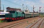 254 052 zieht am 31.07.10 den Sonderzug nach Lbbenau in den Chemnitzer Hbf.