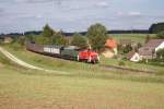 362 848-4 und E 94 192 am 10.08.2011 bei Krttenbach.Der Schiebewandwagen hinter der E 94 erhielt anlsslich einer HU einen Neulack mit Reklame fr die Firma Schwarzkopf&Henkel,deren Produkte mit den