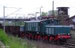 E 94 Museumslok DR 254 052-4 Baujahr 1941 vor Fotogterzug, KBS 581 Halle - Naumburg, fotografiert im Hbf.