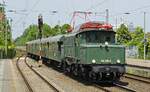 Am 29.05.2023 waren die Hammer Eisenbahnfreunde mit einem von der 194 158-2 geführten Sonderzug vom Hamm nach Köln unterwegs, hier bei der Durchfahrt in Neuss-Norf.