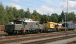 194 051-9  hatte am 26.8.08 einen Kranzug von Eichholz von Rottweil nach Magdeburg zuberfhren.Hier ist sie gerade im Startbahnhof