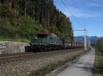 Die 194 158 mit einem Schotterzug am 18.10.2014 unterwegs bei Kufstein.