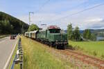 E94 088 erreicht mit einem Sonderzug der IG 3-Seenbahn in Kürze ihren Zielbahnhof Titisee.