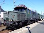 194 051 am 18.06.05 mit Sonderzug in Sonneberg .