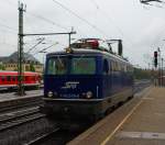 Auch ein seltener Gast: 1142 579-0 der SVG rauschte am 04.09.2009 Lz in Fahrtrichtung Sden durch Fulda.