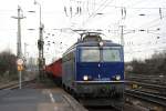 1142.635 mit einem Gterzug bei der Durchfahrt durch Mnchengladbach Hbf am 11.03.2011.