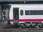 InterCity Experimental - provisorischer Fahrstand nach Entgleisung Triebkopf BR 410 (03.Sept.1986) in Bhf Würzburg (Aufn.