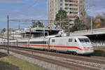 ICE 401 578-0 fährt Richtung Bahnhof Muttenz. Die Aufnahme stammt vom 21.11.2017.