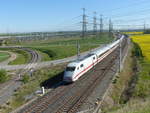 DB 401 015  Regensburg  als ICE 701 von Hamburg-Altona nach München Hbf, am 06.05.2020 bei Vieselbach.