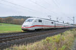 ICE 401 015-3  Regensburg  ist am 13.11.2024 in Richtung Frankfurt/M. Hbf. bei Kerzell unterwegs.