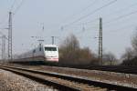 401 077-3  Basel  am 04.04.2013 zwischen den berholgleisen in Orschweier.