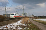 401 054  Flensburg  wurde unweit der Stadtgrenze zwischen Frankfurt (Main) und Offenbach (Main) aufgenommen.
Aufnahmedatum: 06.03.2010

