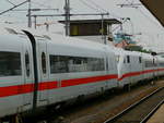 BR 402 016-0 und BR 402 022-8 fahren am 23.05.2018 um 18:13 in München Hbf ein. Davor waren sie als ICE 629 von Essen nach München unterwegs.
