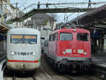 ICE2 (402 026) & RB48-Zusatzug (geschoben von 115 459-0) beim Halt am Hauptbahnhof Wuppertal. (Februar 2021)