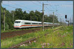 Die ICE 2 402 006  Magdeburg  und 402 012  Potsdam  rollen am 22.06.2024 am Rbf Wustermark vorbei Richtung Köln.