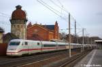 402 026-9  Lutherstadt Wittenberg  als ICE 848 von Berlin Ostbahnhof nach Kln Hbf & 402 017-8  Bergen auf Rgen  als ICE 858 von Berlin Ostbahnhof nach Kln Hbf in Rathenow. Bei Schnhausen(Elbe) riss 402 026 die Oberleitung runter und musste in Stendal auerplanmig halten. 402 026 wurde dann spter von zwei 218er wieder nach Berlin gebracht und 402 017 setzte die Fahrt dann ab Stendal alleine weiter fort. 31.12.2011