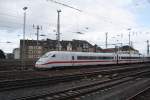ICE 2 Steuerwagen verlsst Hannover HBF, am 12.04.2011.