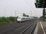 Ein einzelner 403 ist am 23.07.2007 auf dem Weg Richtung Dsseldorf/Dortmund, hier bei Leverkusen Bayerwerk.