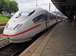 Eine ICE 3-Doppeltraktion stand am 28. Mai 2016 am Startbahnhof Basel SBB und wurde vor der Abfahrt als ICE 108 nach Dortmund Hbf bzw. Köln Hbf noch routinemäßig von innen gereiningt.